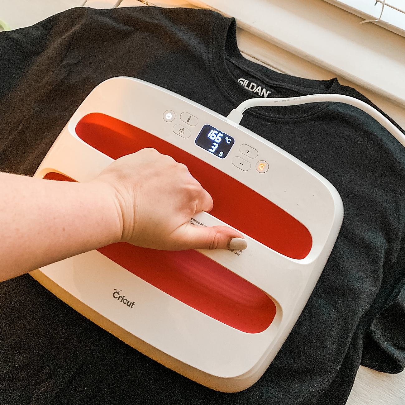 A Newbie’s Guide to the Cricut EasyPress 2 | Review