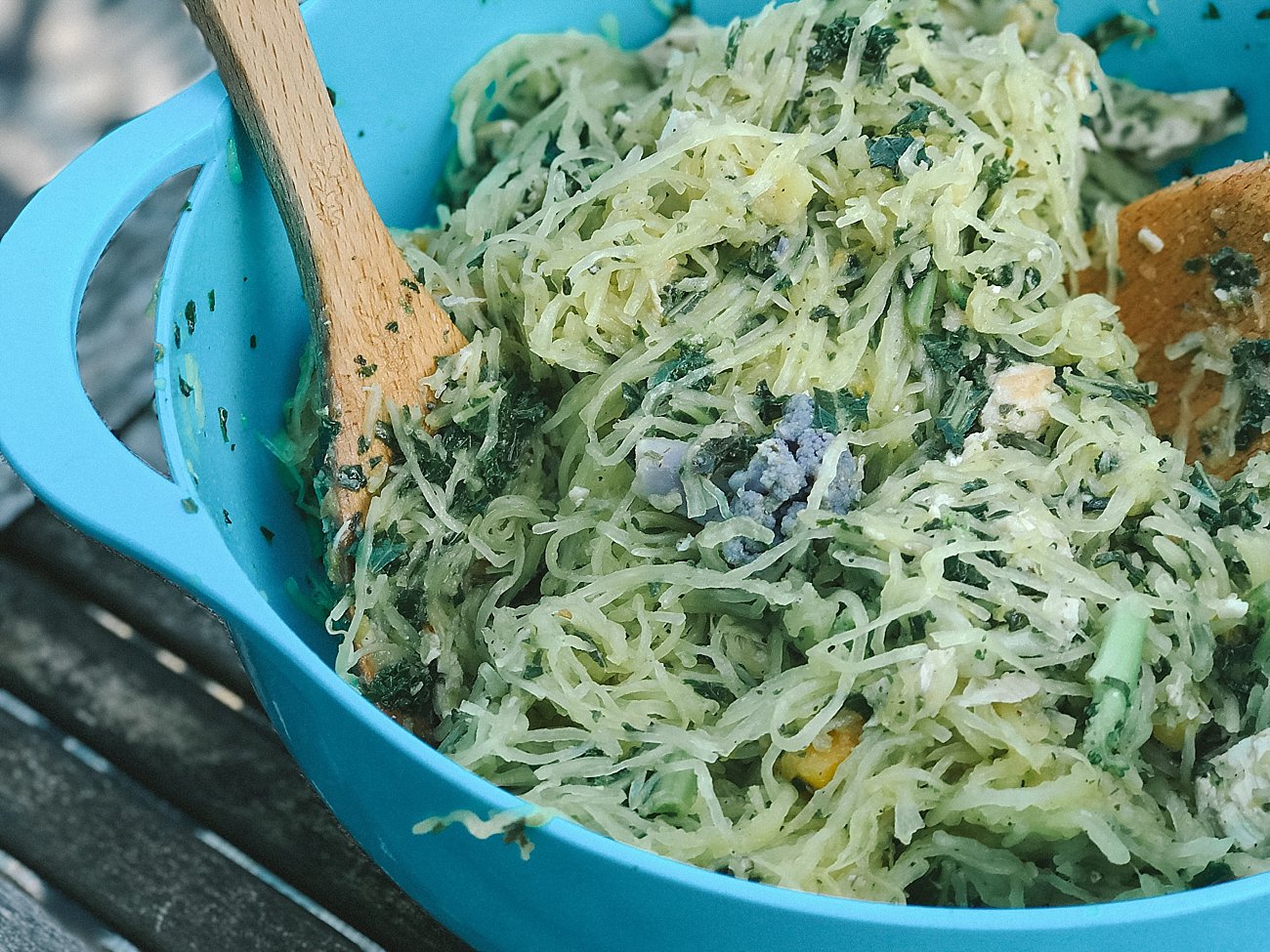 Easy Spaghetti Squash Recipe: Chicken and Veggie Explosion